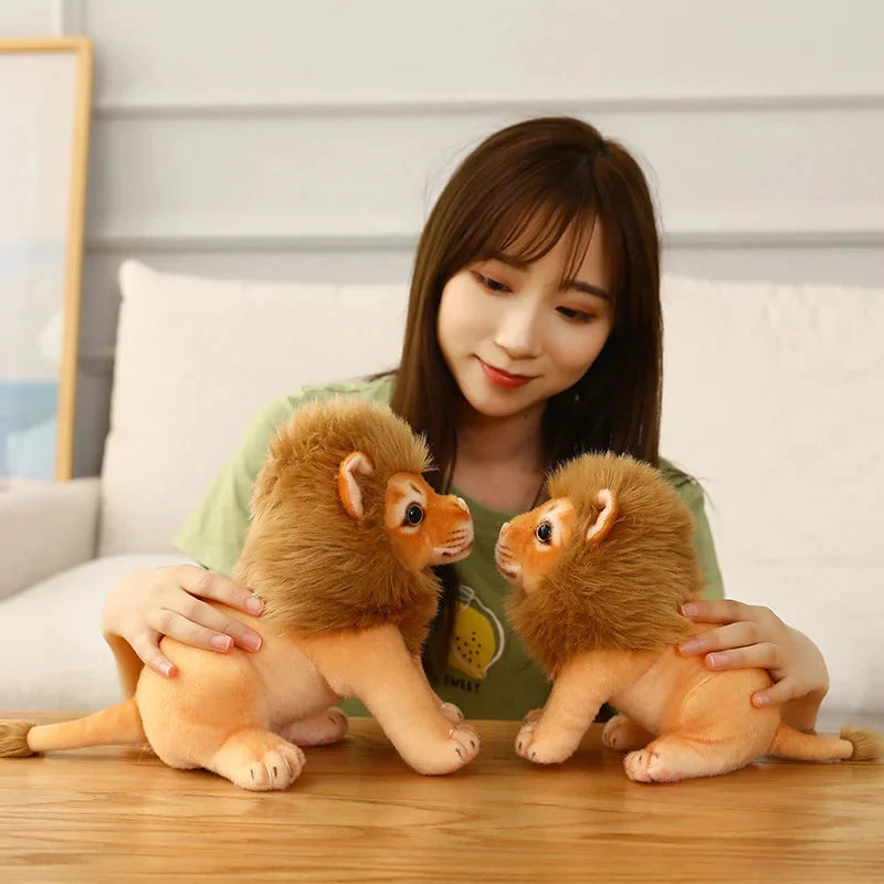 Plüschtier Realistischer Löwe – Kuscheltier - Stofftier