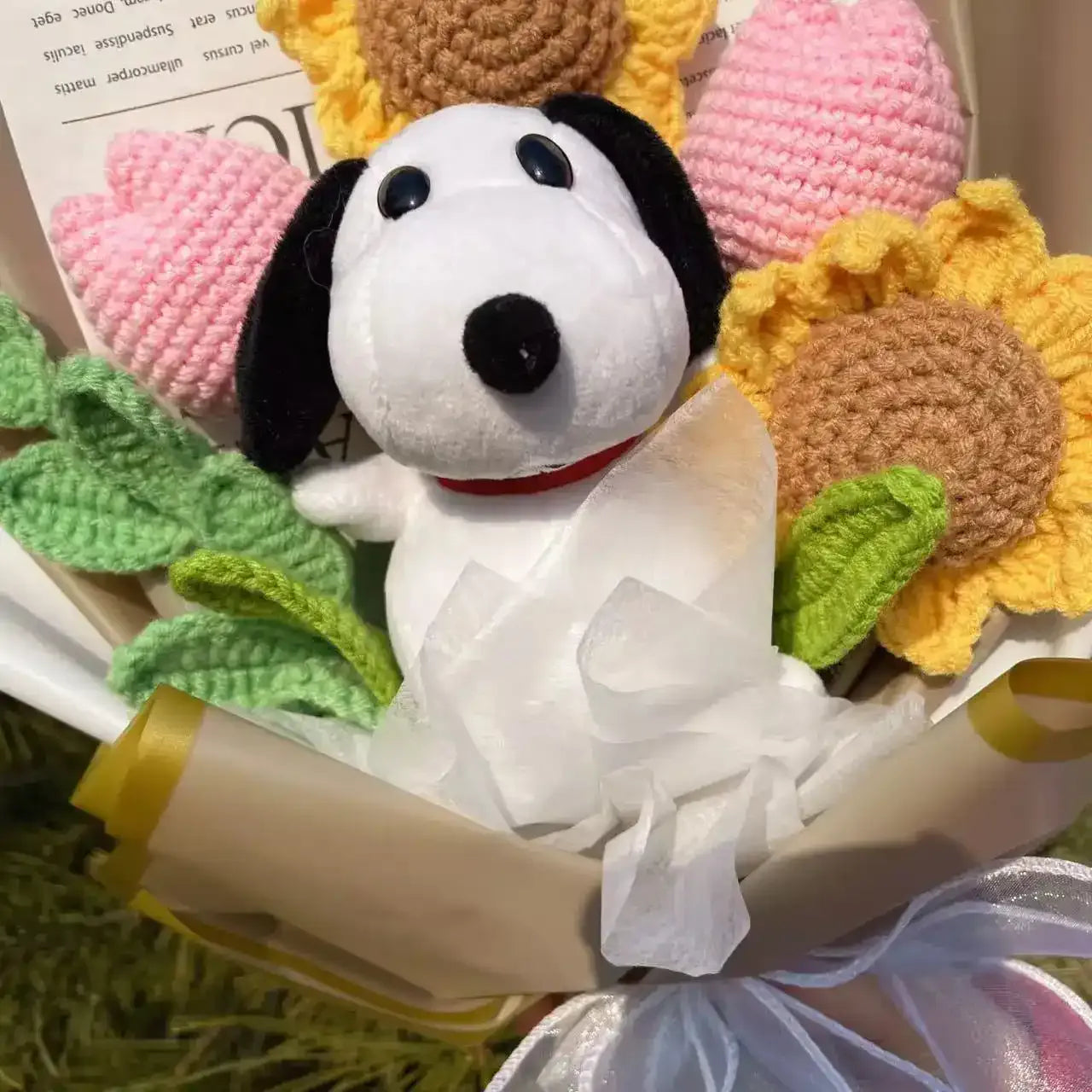 Plüschtier Snoopy – Kuscheltier - Stofftier mit Blumen